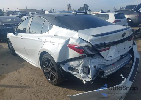 2025 Toyota Camry Xse z USA, uszkodzony, nr VIN 4T1DAACK2SU102313